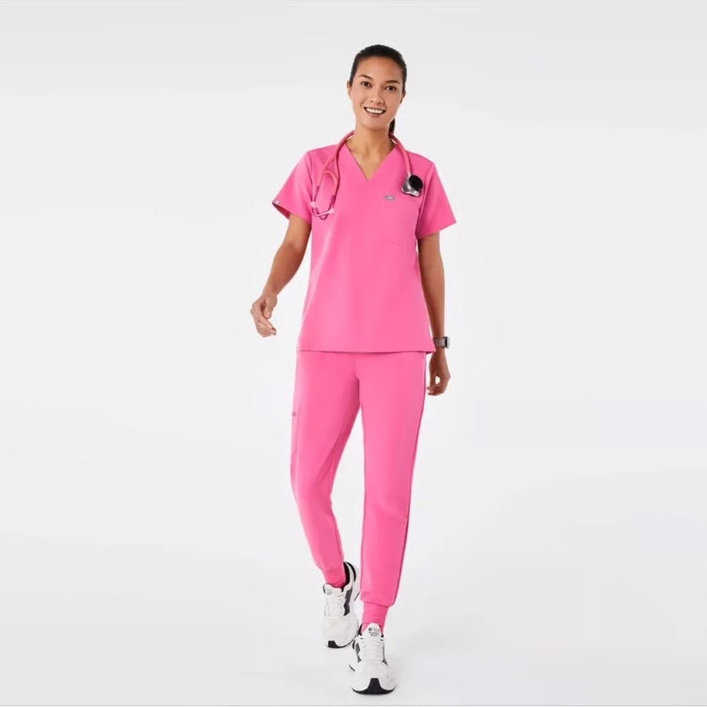 Figs Women's Pink Jogger Scrub Set